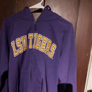 LSU Tigers zip up